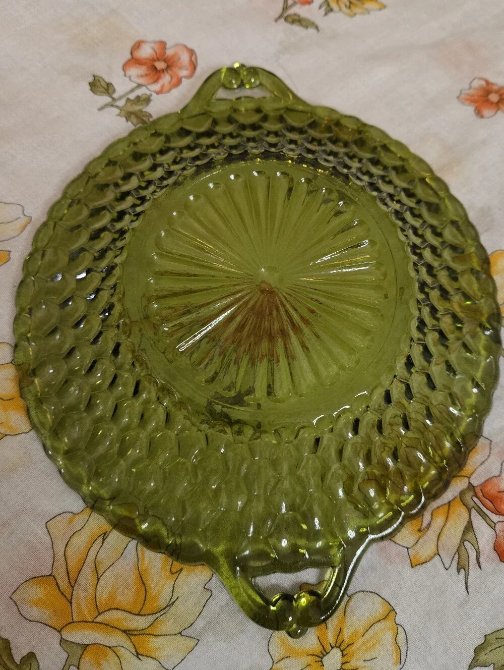 Vintage green Depression glass candy Or relish dish in Honeycomb pattern,